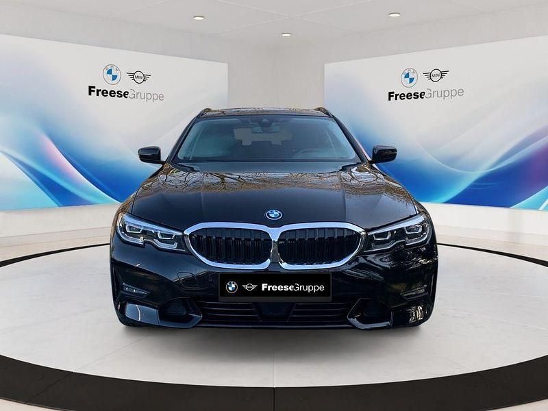 Gebraucht BMW 320e Shadowline 204 PS (150 kW) 2021 Schwarz Kombi