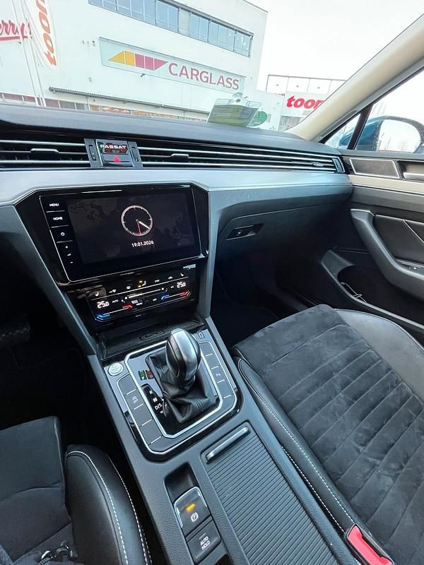 Occasion VW Passat Elegance 190 ch (139 kW) 2020 Bleue Break