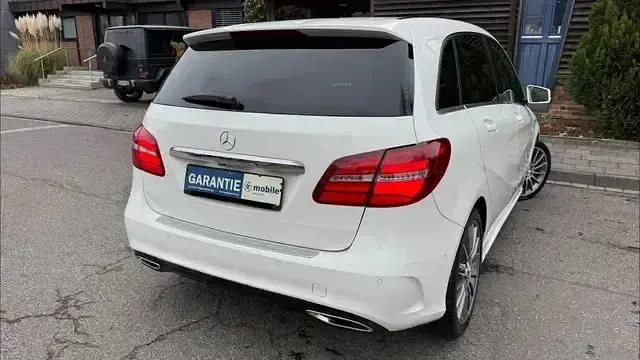 Gebraucht Mercedes B200 AMG line 156 PS (114 kW) 2017 Weiß Kleinwagen