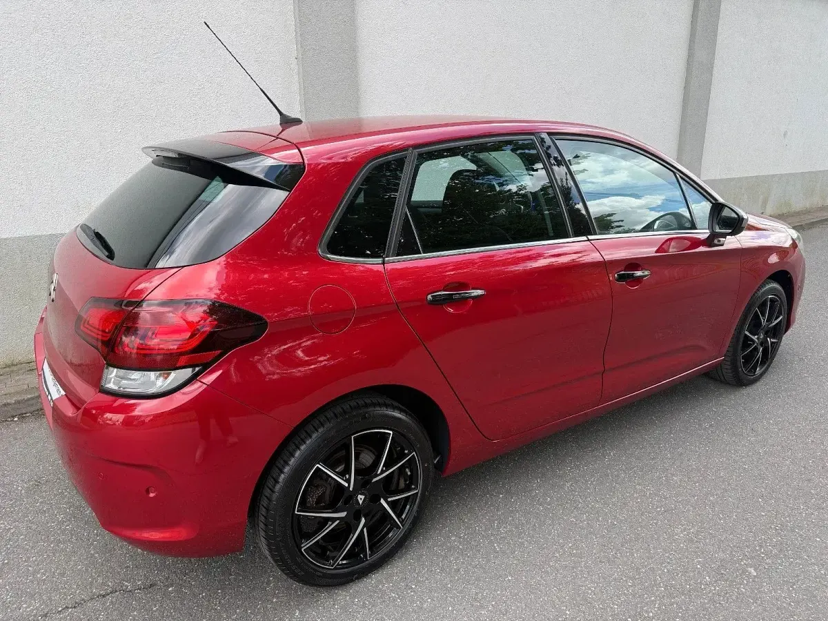 Gebraucht Citroën C4 SELECTION 120 PS (88 kW) 2015 Rot Kombi