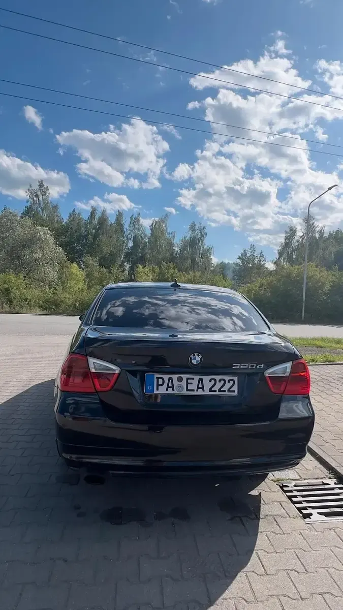 Gebraucht BMW 320 177 PS (130 kW) 2008 Schwarz Limousine
