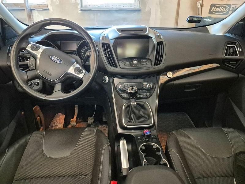 Gebraucht Ford Kuga Titanium 150 PS (110 kW) 2016 Grau SUV