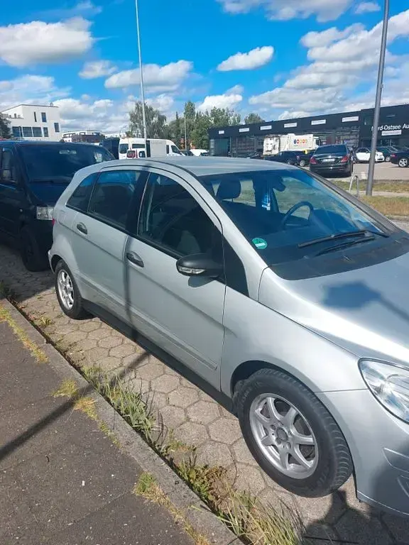 Gebraucht Mercedes B150 95 PS (69 kW) 2005 Grau Van / Kleinbus