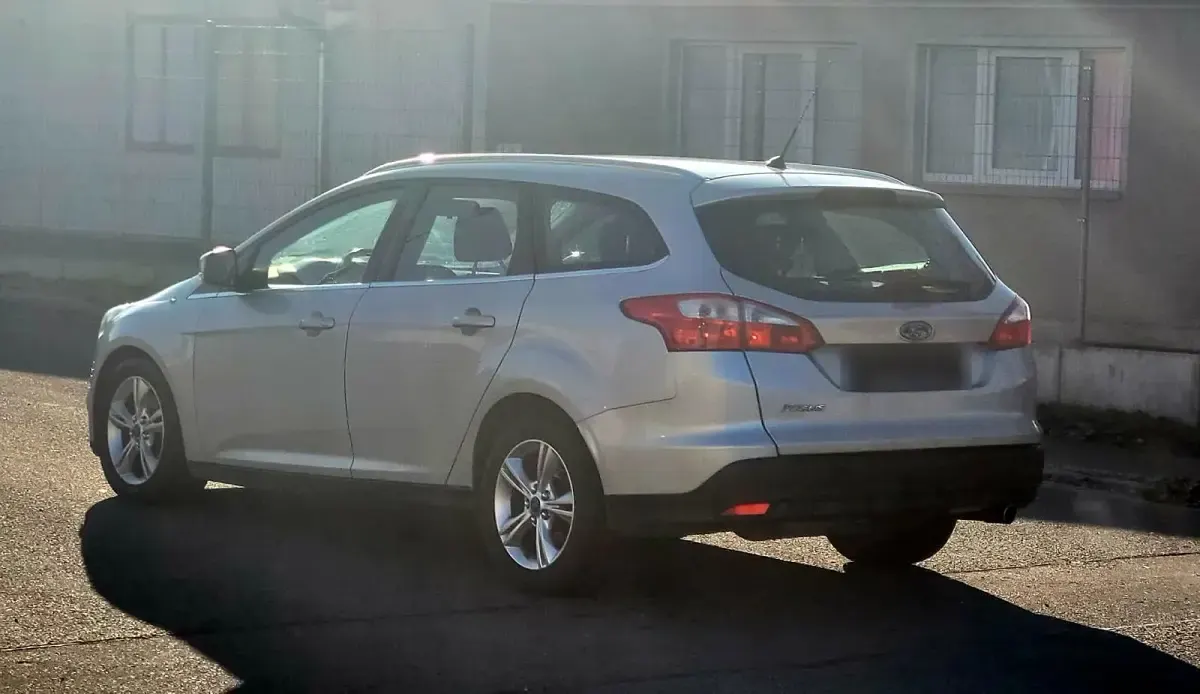 Gebraucht Ford Focus 2013 Silber Kombi