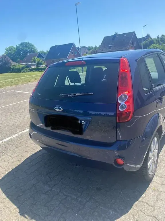 Gebraucht Ford Fiesta Ghia 80 PS (58 kW) 2006 Blau Kleinwagen