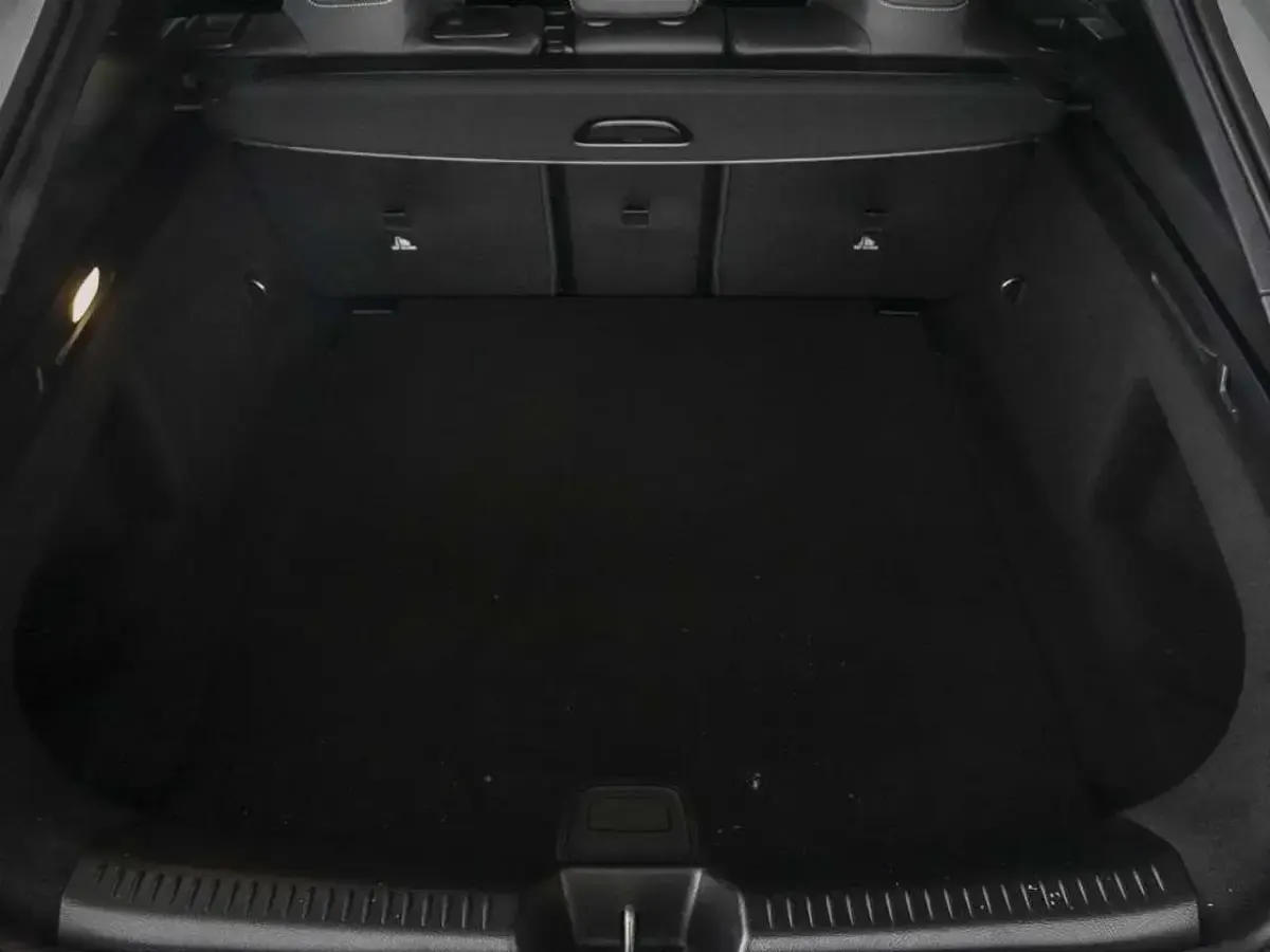 Gebraucht Mercedes CLA200 AMG 177 PS (130 kW) 2025 Alpingrau Kombi