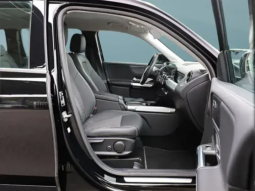 Gebraucht Mercedes GLB200 150 PS (110 kW) 2025 Schwarz SUV