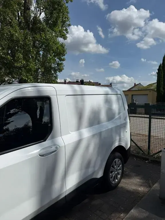 Używany Ford Courier 125 KM (91 kW) 2025 Biały Minivan