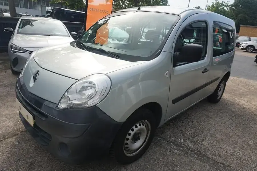 Gebraucht Renault Kangoo Rapid Extra 106 PS (77 kW) 2012 Silber Van / Kleinbus