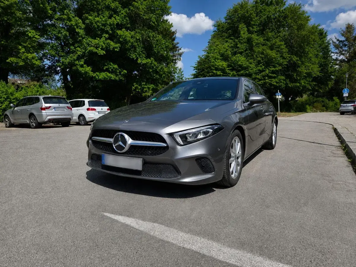 Gebraucht Mercedes A250 224 PS (164 kW) 2018 Grau Limousine