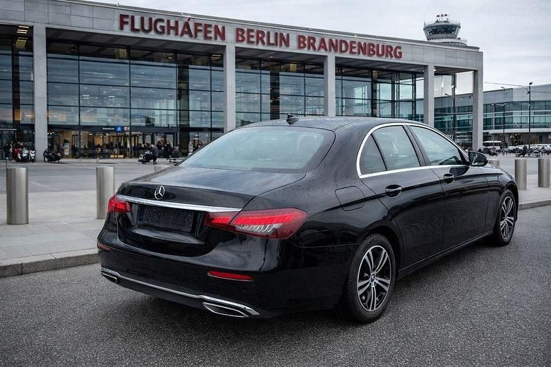 Gebraucht Mercedes E200 160 PS (117 kW) 2021 Schwarz Limousine