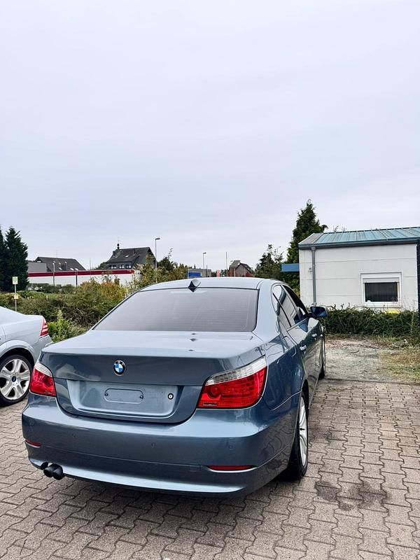Gebraucht BMW 523 190 PS (139 kW) 2008 Limousine