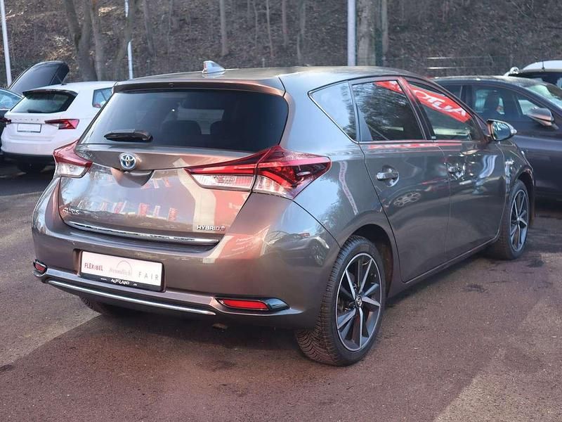 Gebraucht Toyota Auris Hybrid 136 PS (100 kW) 2017 Grau Kleinwagen