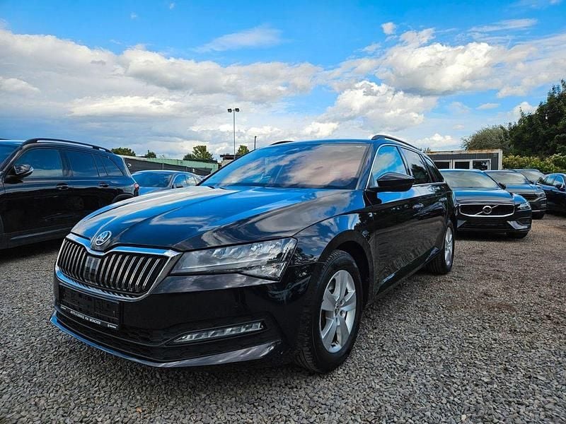 Schwarz Gebraucht 2022 Skoda Superb Kombi | 16.900 € (Superpreis) - Bild 1/4