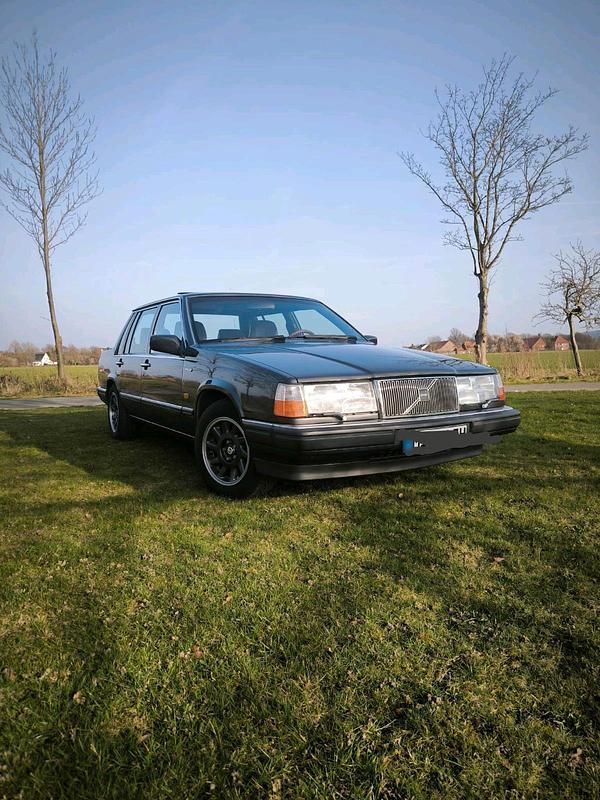 Używany Volvo 760 143 KM (105 kW) 1989 Szary Sedan/Limuzyna