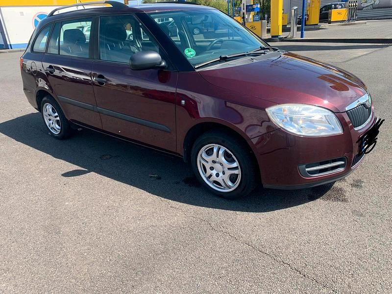 Gebraucht 2010 Skoda Fabia Kleinwagen | 2.200 € (Guter Preis) - Bild 1/4