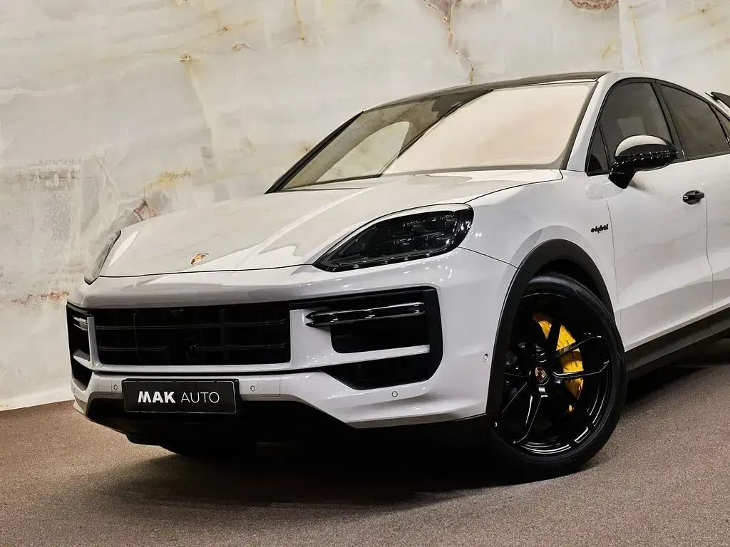 Gebraucht Porsche Cayenne Turbo E-Hybrid 740 PS (544 kW) 2025 Grau SUV