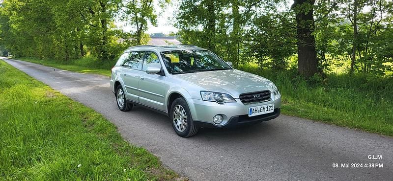 Silber Gebraucht 2005 Subaru Outback SUV | 5.299 € (Fairer Preis) - Bild 1/4