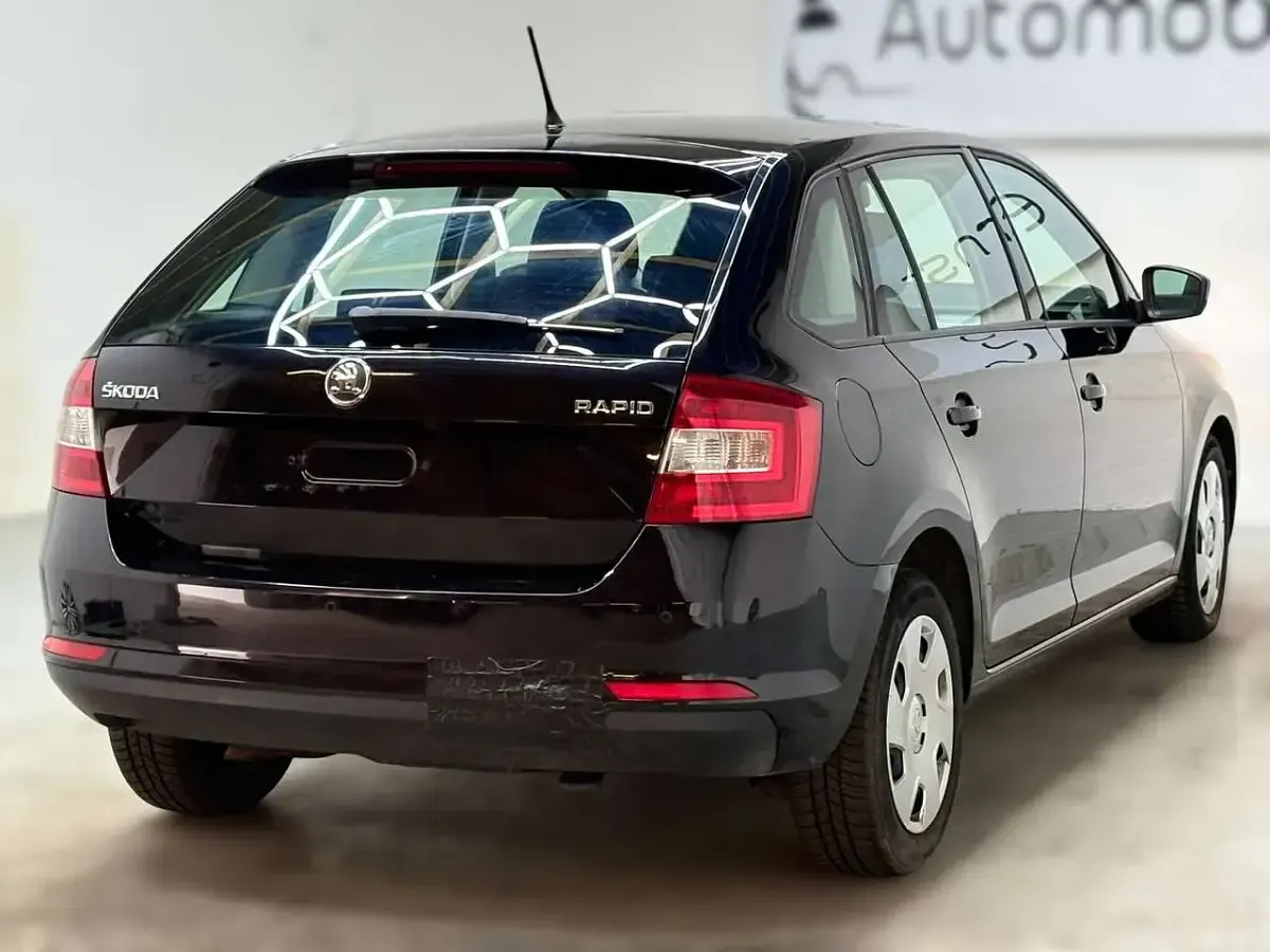 Gebraucht Skoda Rapid Ambition 90 PS (66 kW) 2014 Schwarzmagic perleffekt Kleinwagen