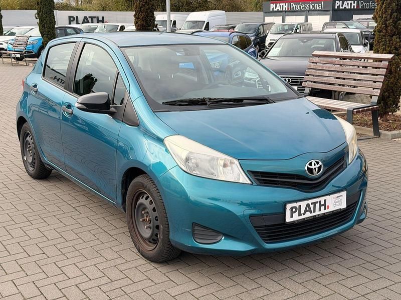 Gebraucht Toyota Yaris Life 99 PS (72 kW) 2012 Blau Kleinwagen