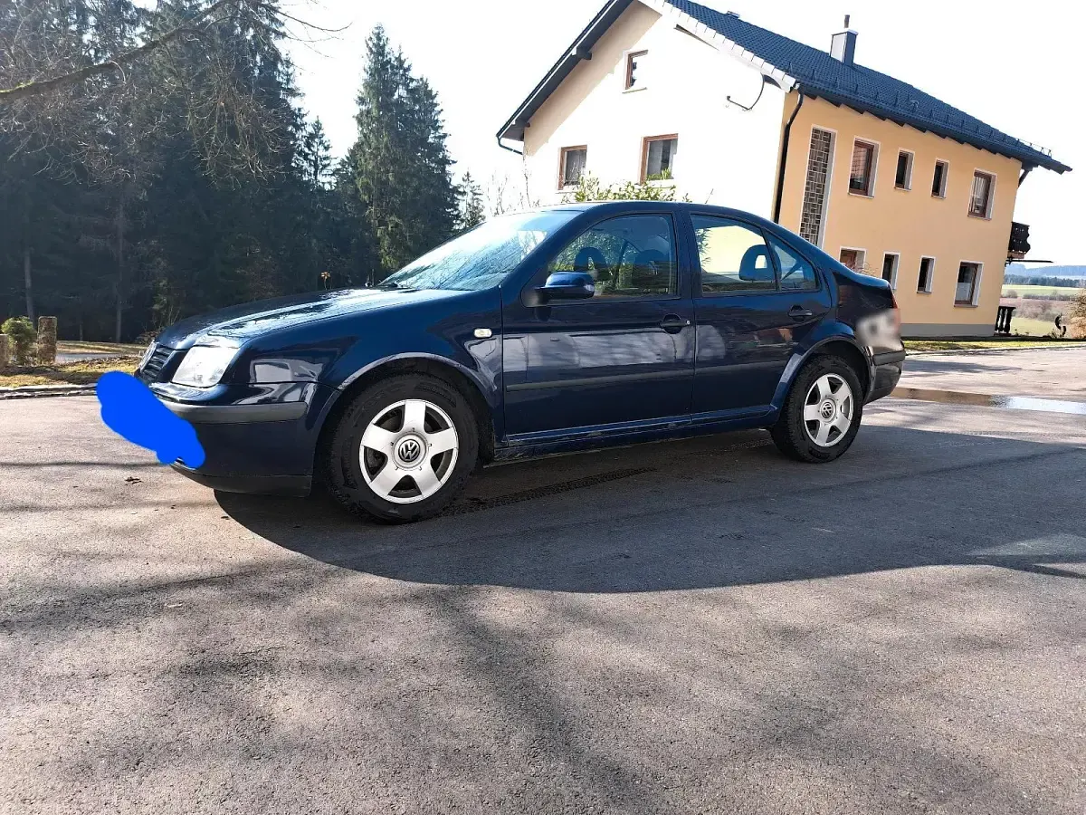 Occasion VW Bora 115 ch (84 kW) 1999 Bleue Berline