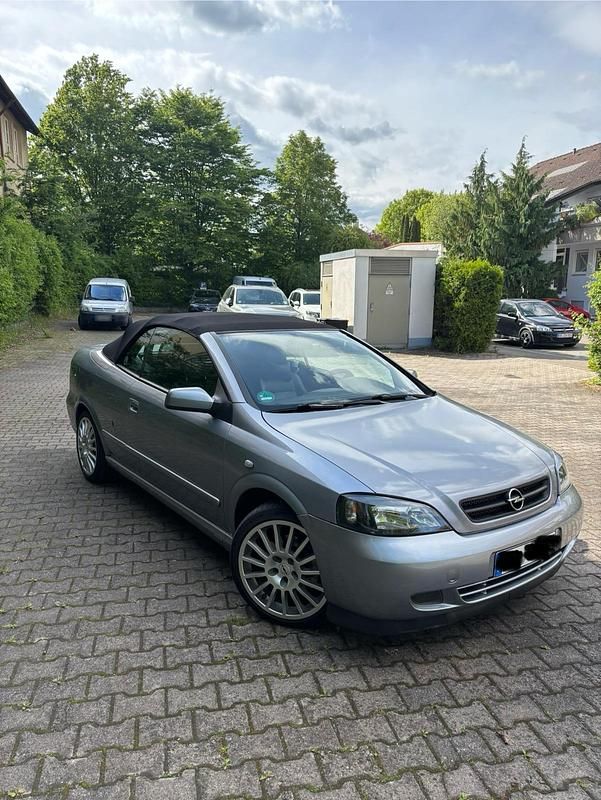 Gebraucht Opel Astra Cabriolet 147 PS (108 kW) 2004 Silber Cabrio