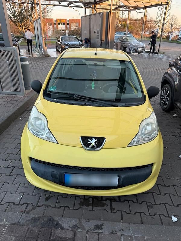 Gebraucht Peugeot 107 68 PS (50 kW) 2007 Kleinwagen