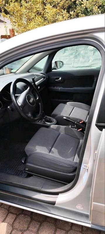 Second-hand Audi A2 75 CP (55 kW) 2001 Argintiu Hatchback