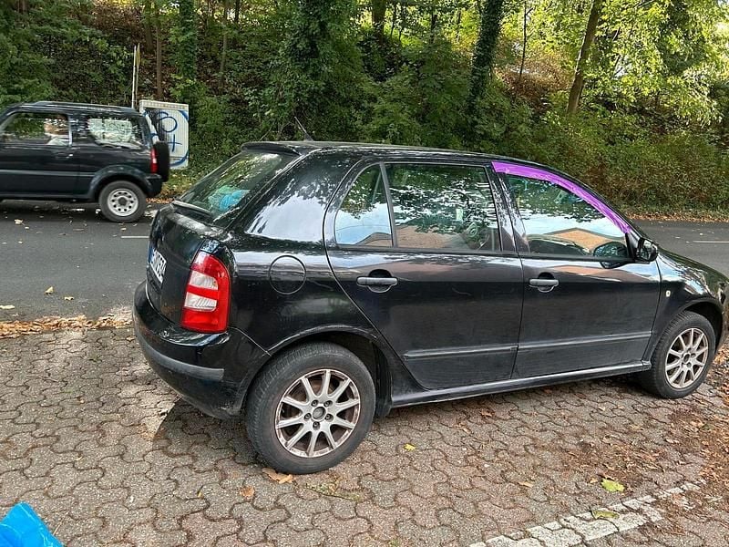 Schwarz Gebraucht 2001 Skoda Fabia Kleinwagen | 500 € (Superpreis) - Bild 1/4