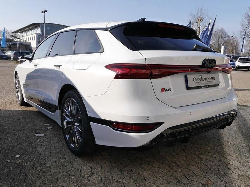 Gebraucht Audi A6 e-tron S-Line 269 kW (367 PS) 2025 Gletscherweiß metallic Kombi