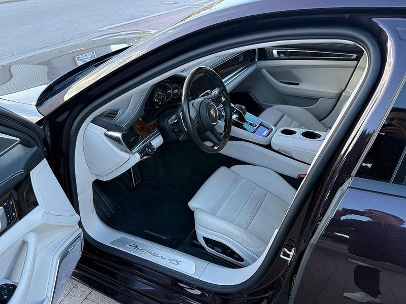 Gebraucht Porsche Panamera 4S Executive 560 PS (411 kW) 2023 Violett Limousine