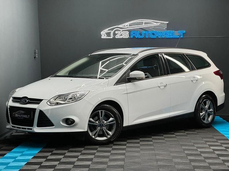 Gebraucht Ford Focus SYNC Edition 101 PS (74 kW) 2014 Weiß Limousine