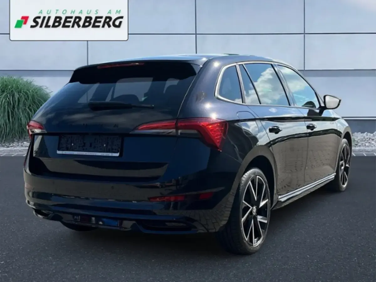 Gebraucht Skoda Scala Monte Carlo 150 PS (110 kW) 2022 Blackmagic perleffekt Kleinwagen