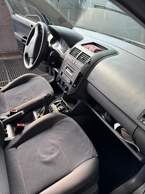 Gebraucht VW Polo 80 PS (58 kW) 2007 Silber Kleinwagen