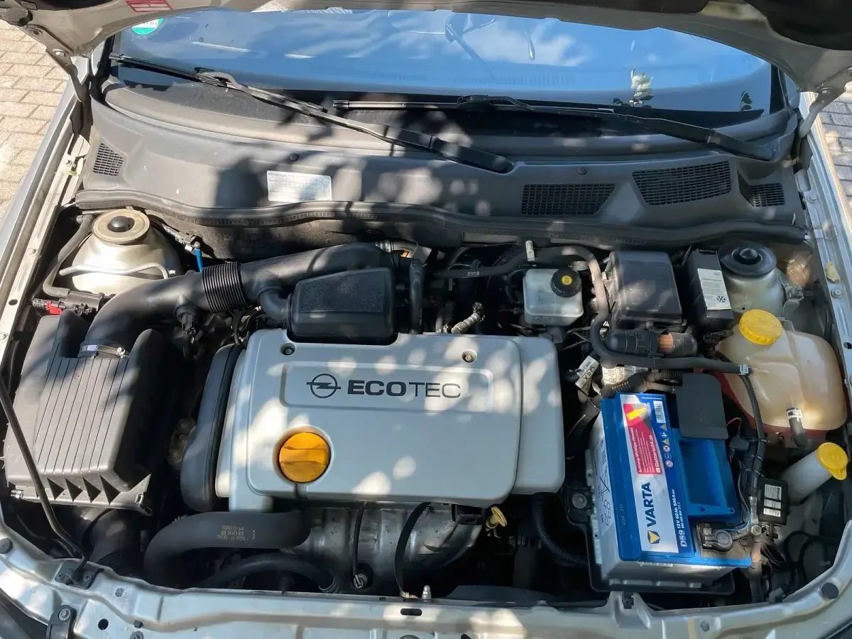 Gebraucht Opel Astra 101 PS (74 kW) 2001 Silber Kleinwagen
