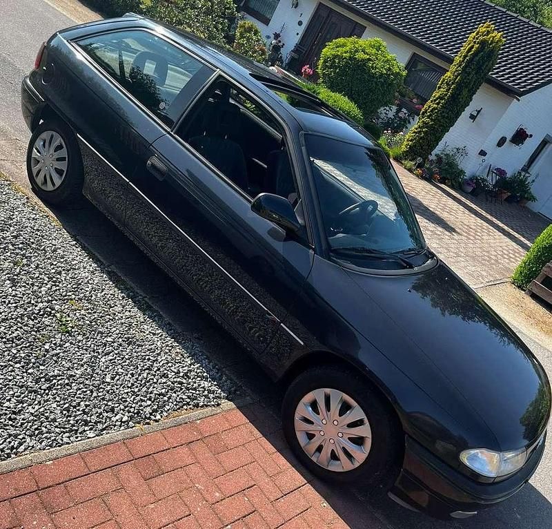Gebraucht Opel Astra 60 PS (44 kW) 1998 Schwarz Kleinwagen