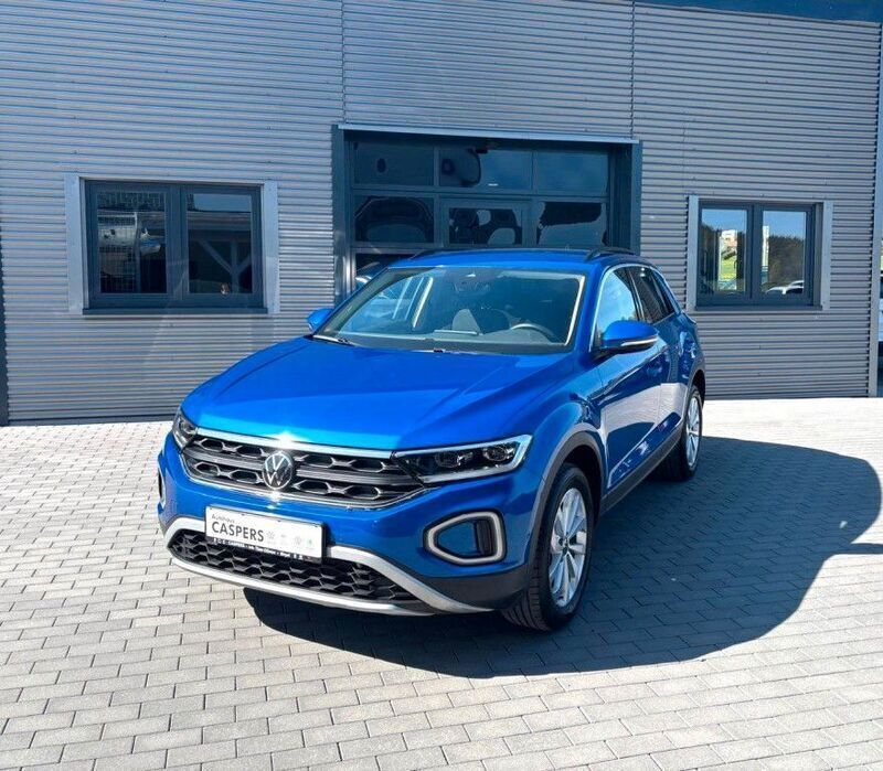 Gebraucht VW T-Roc Life 150 PS (110 kW) 2024 Blau SUV