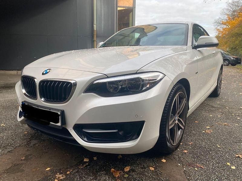 Weiß Gebraucht 2014 BMW 218 Sport Line Coupé | 18.500 € (Etwas zu teuer) - Bild 1/4