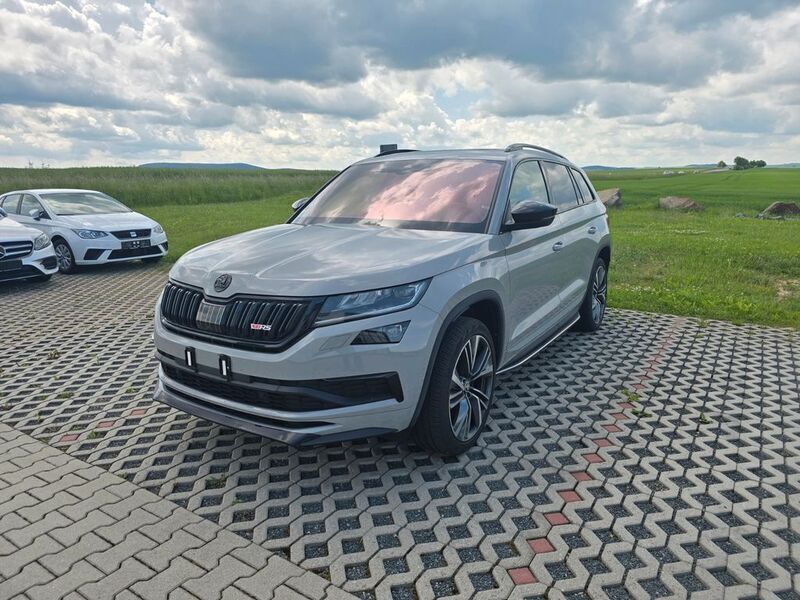 Grau Gebraucht 2020 Skoda Kodiaq RS SUV | 39.990 € (Teuer) - Bild 1/4