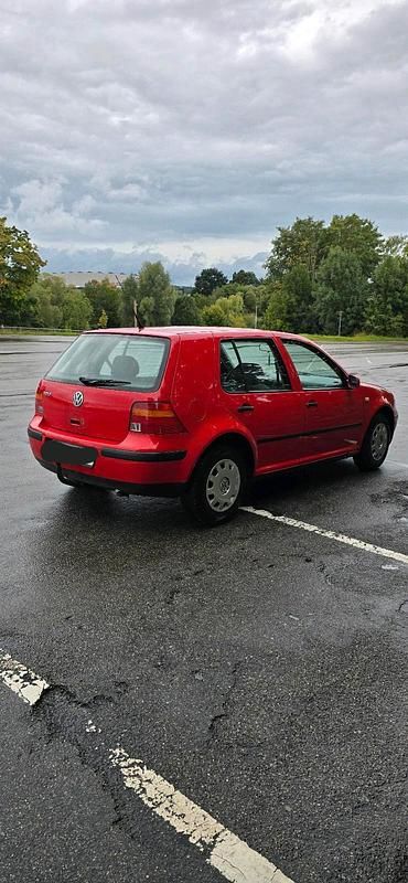 Rot Gebraucht 1999 VW Golf IV Kleinwagen | 300 € (Superpreis) - Bild 1/4