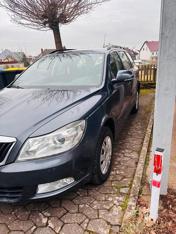 Gebraucht Skoda Octavia 2010 Grau Kombi