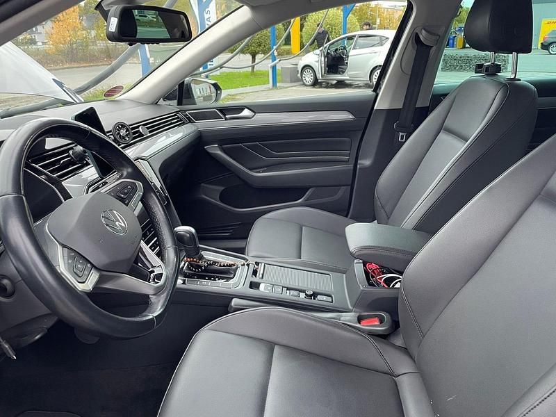 Gebraucht VW Passat 150 PS (110 kW) 2022 Schwarz Kombi