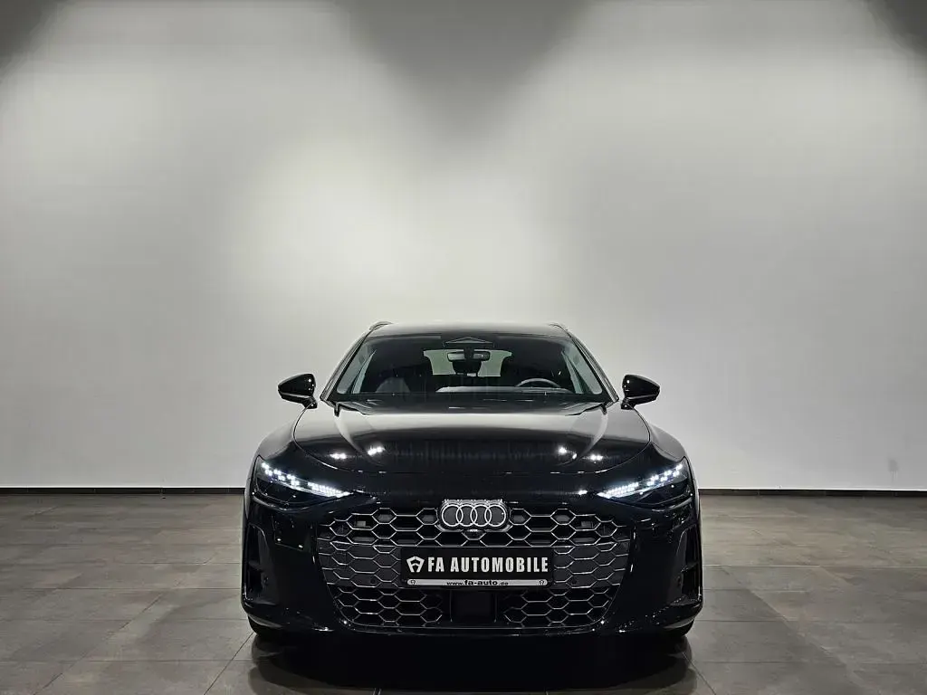 Gebraucht Audi A6 204 PS (150 kW) 2025 Mythosschwarz metall (metallic) Kombi