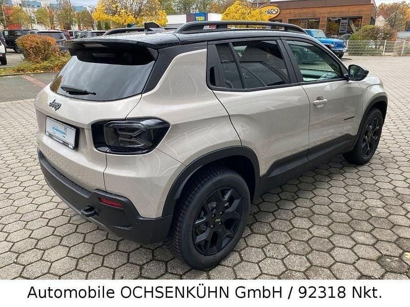 Neu Jeep Avenger Overland 136 PS (100 kW) 2025 Grau SUV
