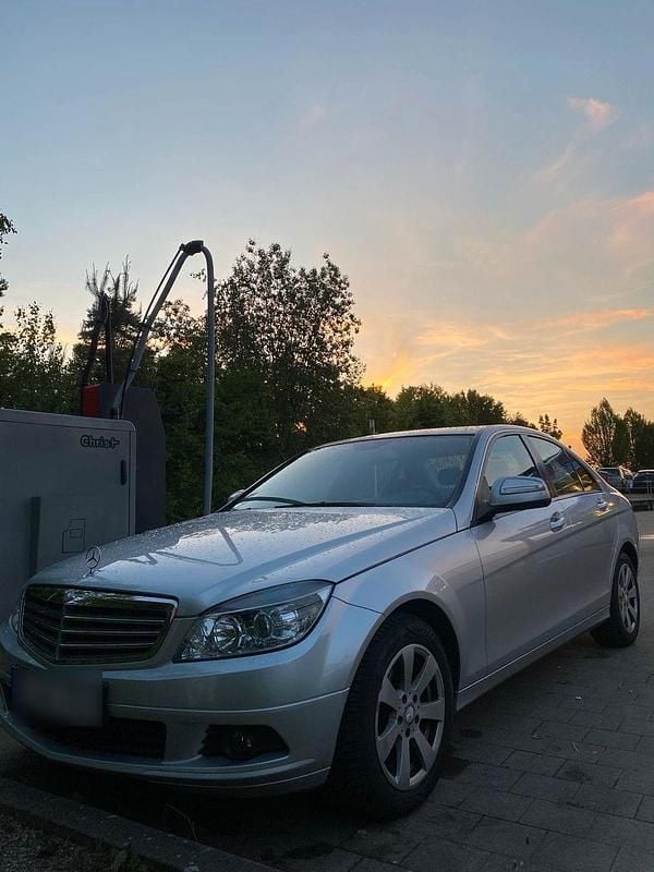 Grau Gebraucht 2012 Mercedes C200 Limousine | 6.200 € (Superpreis) - Bild 1/4