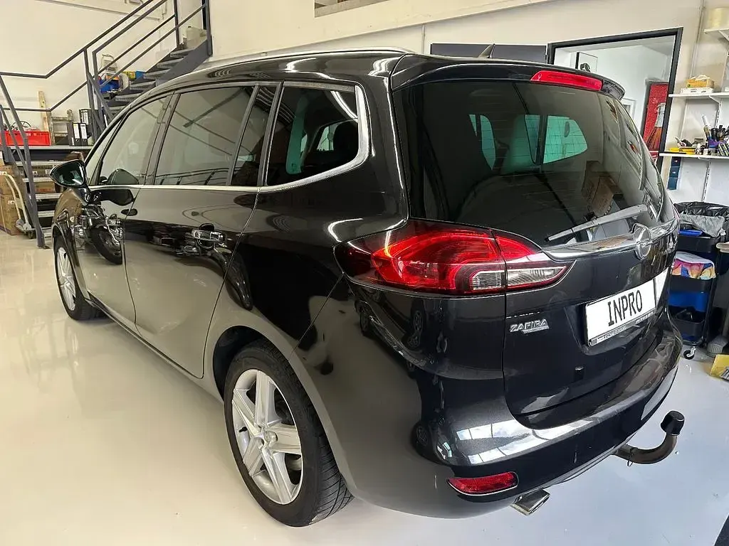Gebraucht Opel Zafira Tourer Innovation 165 PS (121 kW) 2012 Schwarz Van / Kleinbus