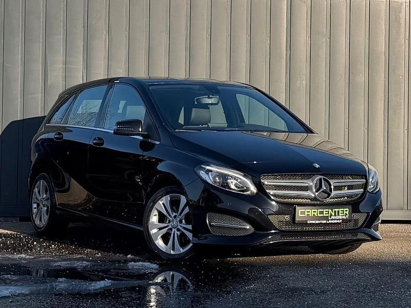 Gebraucht Mercedes B200 136 PS (100 kW) 2016 Schwarz Van / Kleinbus