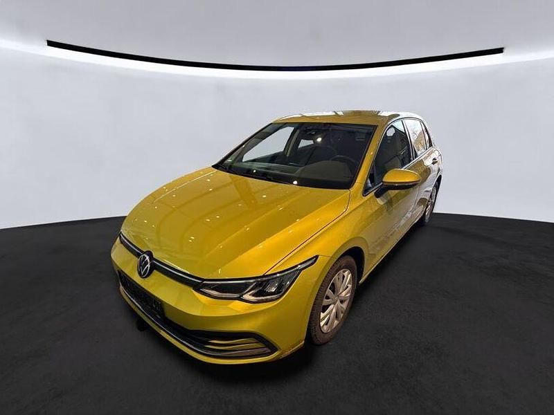 Gebraucht VW Golf VIII Active 131 PS (96 kW) 2022 Limonengelb metallic (metallic) Kleinwagen