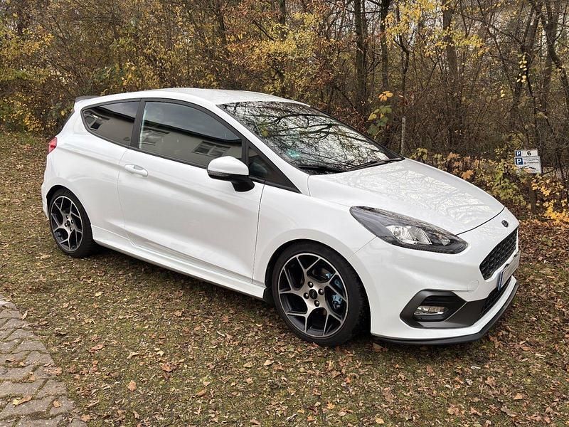 Gebraucht Ford Fiesta ST 200 PS (147 kW) 2019 Weiß Kleinwagen
