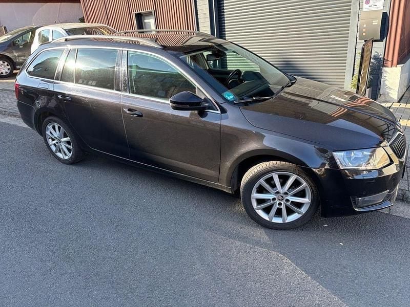 Gebraucht Skoda Octavia Style 110 PS (80 kW) 2015 Schwarz Kleinwagen